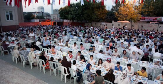 50 Bin Komşu Birlikte İftar Açtı 