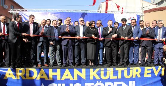 Ardahan Kültür Evi Binası Törenle Hizmete Açıldı