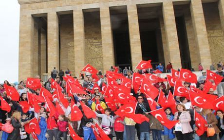 Bakırköylü Çocuklar Atamıza Mektuplarını Götürdü