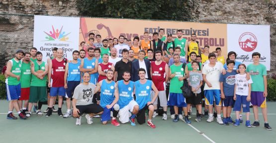 Basketbolcular Sokak Turnuvasında