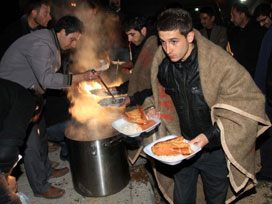 Dış basından yardım almama eleştirisi