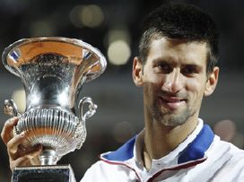 Djokovic zirvedeki yerini korudu