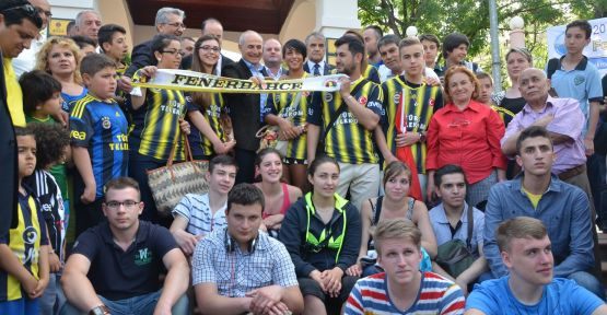 Fenerbahçe Bayrağı Çekildi