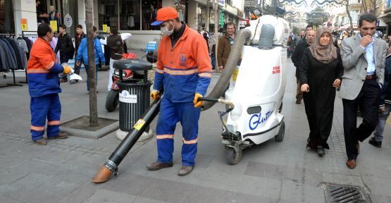 Her Gün 700 Ton Çöp Toplanıyor