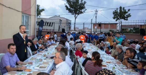 İlk İftar Sofrası Yarımburgaz’da Kuruldu