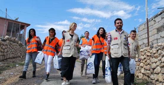 İYİLİĞE GÖNÜL VEREN 1 MİLYON GÖNÜLLÜ