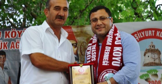 Kuşçu Derneğinden Turan ve Karakaş’a Plaket