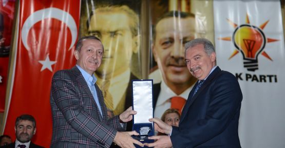 Mevlüt Uysal’a 10. yıl plaketi