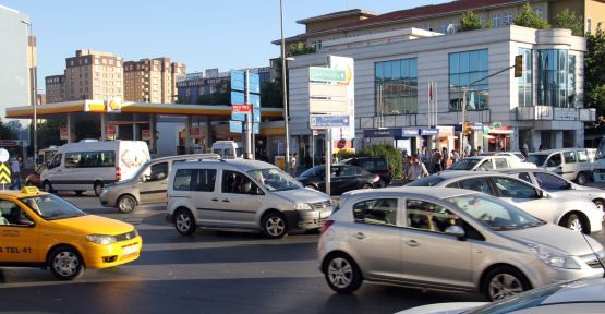 Meydanın trafik kâbusu isyan ettirdi