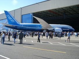 Plastik Boeing ilk ticari seferini yaptı