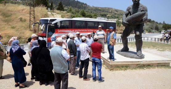 Şehitlerimizle Birlikte Yaşıyoruz