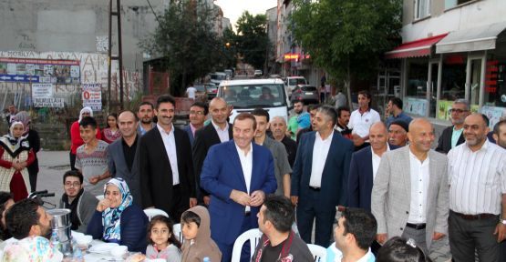 Sokak iftarında birlik mesajı verdi