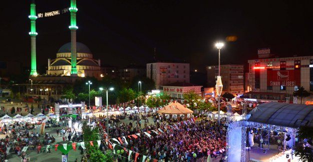 “Tepenizde Yeni Putlar Oluşturmayın”