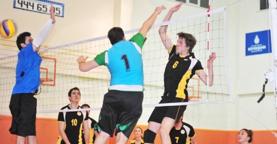 Voleybol Turnuvası Başladı